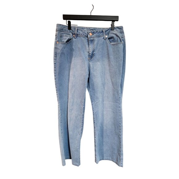 No Boundaries Light Wash Mid-Rise Straight Leg Denim Jeans Womens Size 18W - Picture 1 of 3